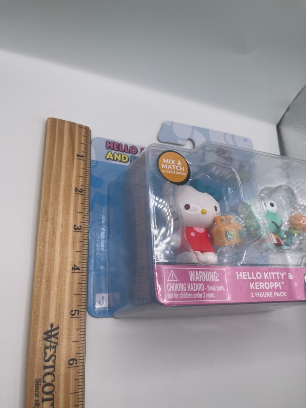 Sanrio Hello Kitty & Keroppi 2-Figure Pack - White, Red, Teal, Green - Picture 9 of 9